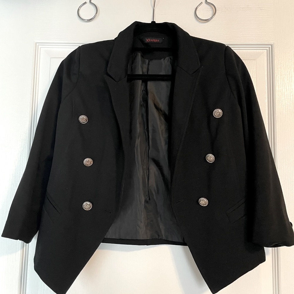 Military style cropped blazer